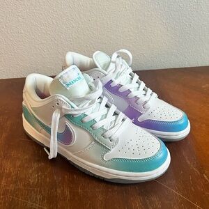 Women’s Nike dunks